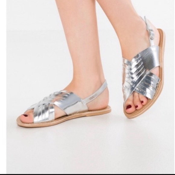 Topshop Shoes - ☘️3 for $10🍀 TopShop Hottie Cross strap sandals